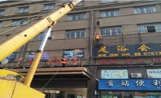 金秀安装较高的门店招牌有什么好的方法？